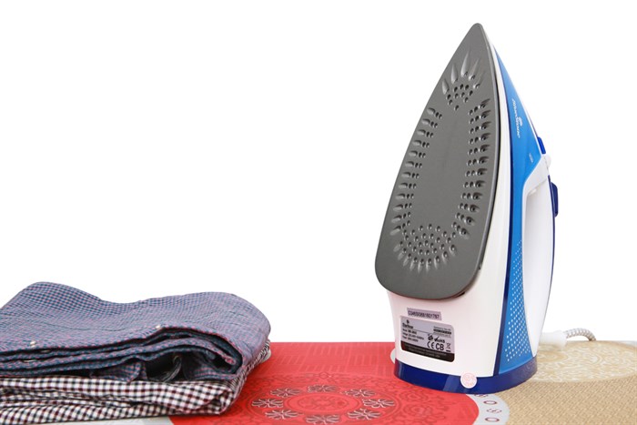 Bàn ủi hơi nước BlueStone SIB-3806 2400W Màu Xanh Dương