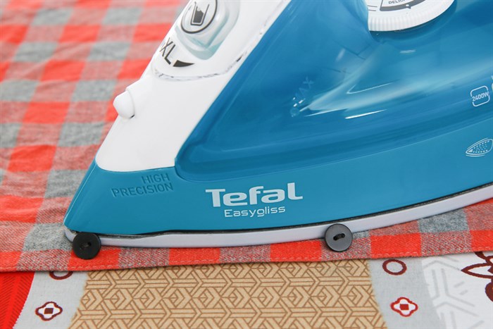 Bàn ủi hơi nước Tefal FV3965E0 2400W Màu Xanh Dương