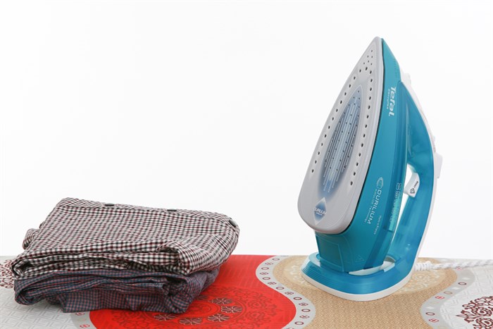 Bàn ủi hơi nước Tefal FV3965E0 2400W Màu Xanh Dương