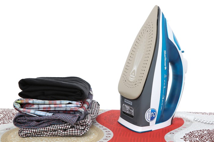 Bàn ủi hơi nước BlueStone SIB-3831 2200W Màu Xanh Dương