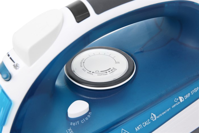 Bàn ủi hơi nước BlueStone SIB-3831 2200W Màu Xanh Dương
