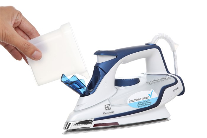 Bàn ủi hơi nước Electrolux ESI6123 2200W Màu Trắng - Xanh