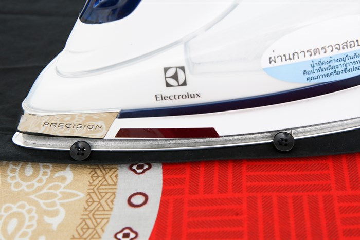 Bàn ủi hơi nước Electrolux ESI6123 2200W Màu Trắng - Xanh