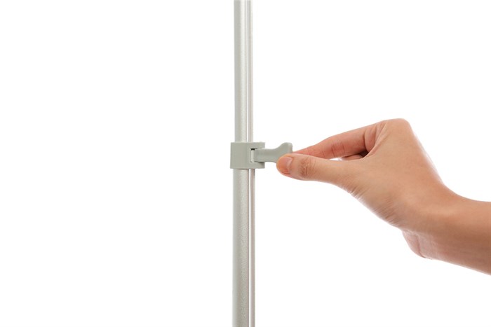 Bàn ủi hơi nước đứng BlueStone GSB-3915 1800W Màu Trắng