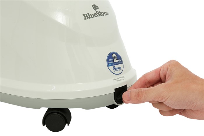 Bàn ủi hơi nước đứng BlueStone GSB-3915 1800W Màu Trắng