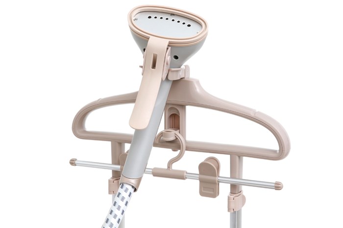 Bàn ủi hơi nước đứng BlueStone GSB-3951 1900W Màu Vàng đồng