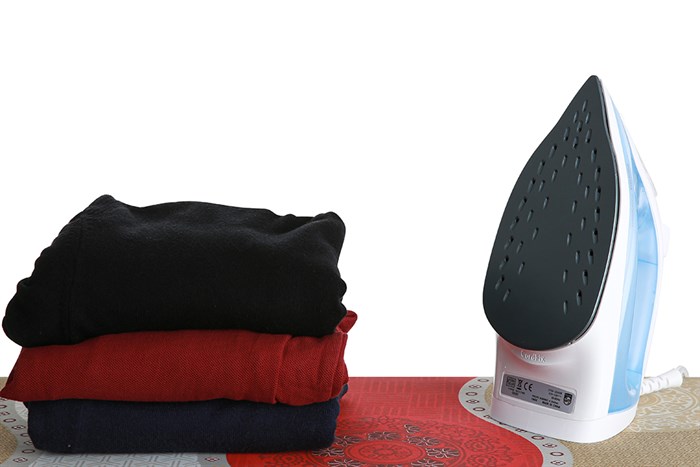 Bàn ủi hơi nước Philips GC1740 2000W Màu Xanh dương nhạt