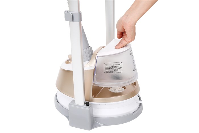 Bàn ủi hơi nước đứng Kangaroo KG-75B6 1580W Màu Vàng