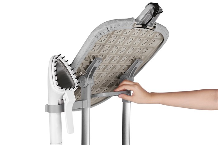 Bàn ủi hơi nước đứng Kangaroo KG-75B8 1580W Màu Trắng