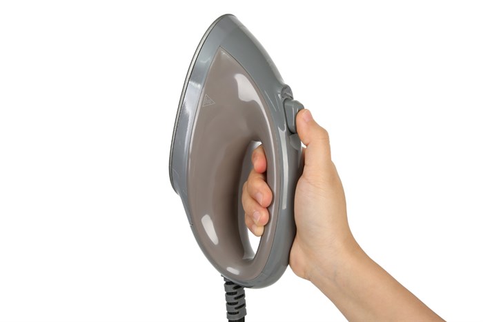 Bàn ủi hơi nước đứng Kangaroo KG-75B11 2180W Màu Vàng đồng
