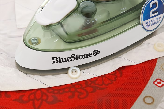 Bàn ủi hơi nước BlueStone SIB-3819 1200W Màu Trắng - Xanh lá