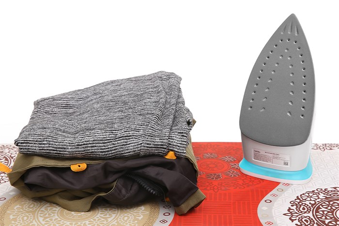 Bàn ủi hơi nước Delites ES-2472 1740W Màu Xanh Dương