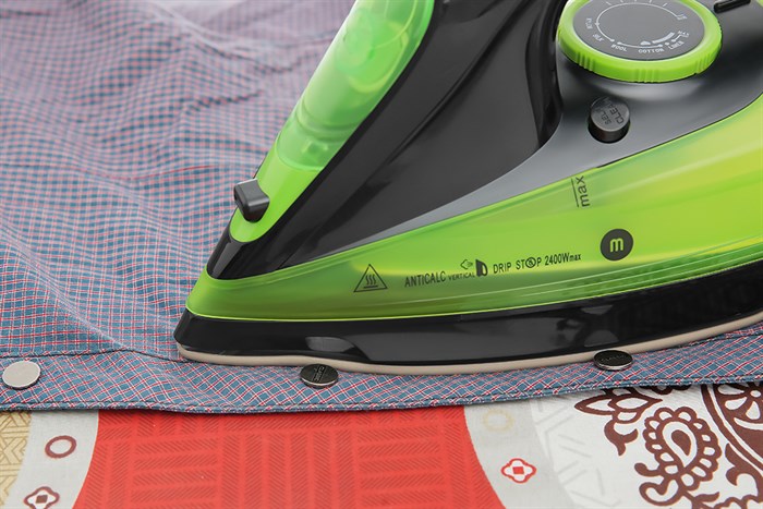 Bàn ủi hơi nước không dây Mishio MK-230 2400W Màu Xanh lá