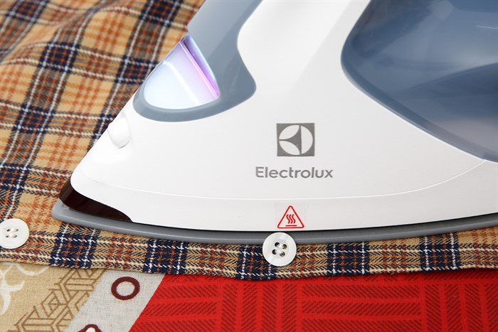Bàn ủi hơi nước Electrolux E7SI1-60WB 2400W Màu Trắng - Xanh