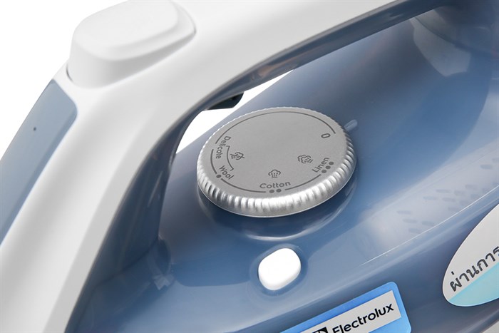 Bàn ủi hơi nước Electrolux E7SI1-60WB 2400W Màu Trắng - Xanh