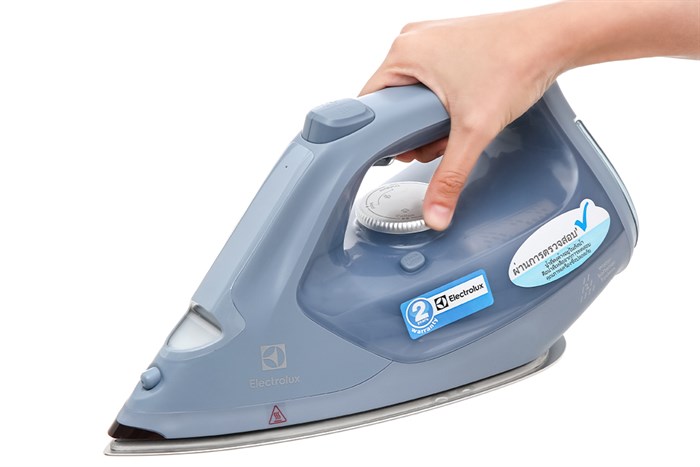 Bàn ủi hơi nước Electrolux E7SI1-80DB 2600W Màu Xanh