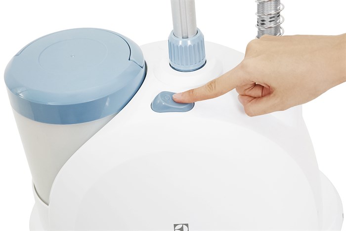 Bàn ủi hơi nước đứng Electrolux E5GS1-55DB 1300W Màu Trắng - Xanh