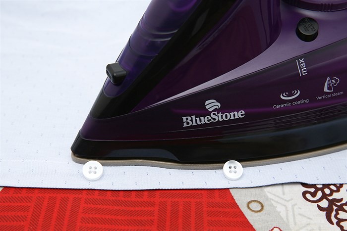Bàn ủi hơi nước không dây BlueStone SIB-3854 2400W Màu Tím