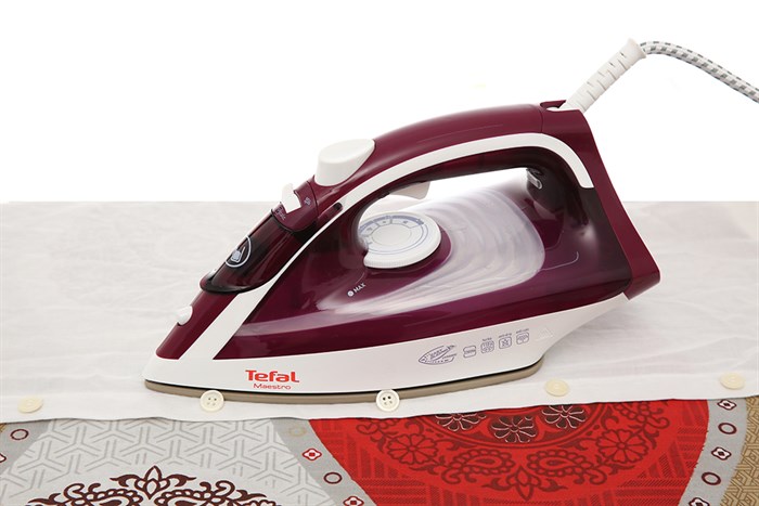 Bàn ủi hơi nước Tefal FV1844E0 2400W Màu Đỏ đô