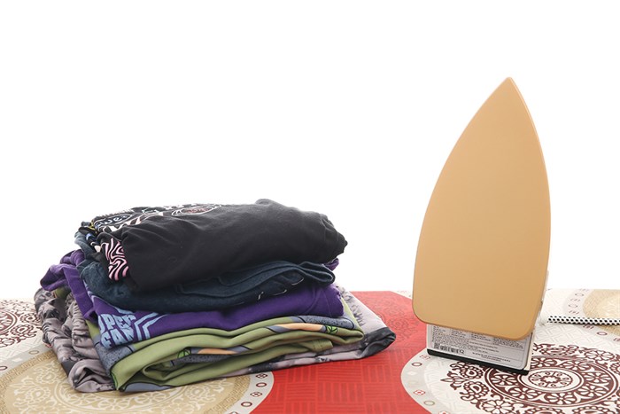 Bàn ủi khô Hommy 755 1200W Màu Trắng - Kem