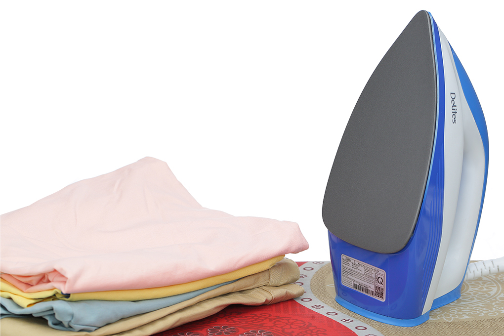 Bàn ủi khô Delites HJ-8057B 1300W Màu Trắng - Xanh