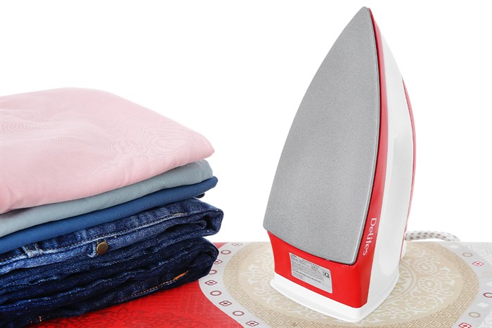 Bàn ủi khô Delites RC-01 1000W Màu Trắng - Đỏ