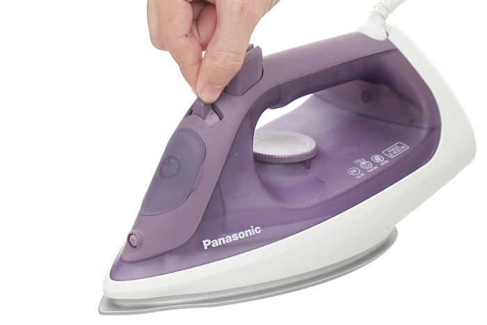Bàn ủi hơi nước Panasonic NI-S630VRA 2400W Màu Tím
