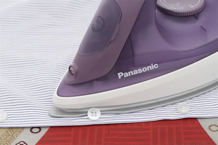 Bàn ủi hơi nước Panasonic NI-S630VRA 2400W Màu Tím