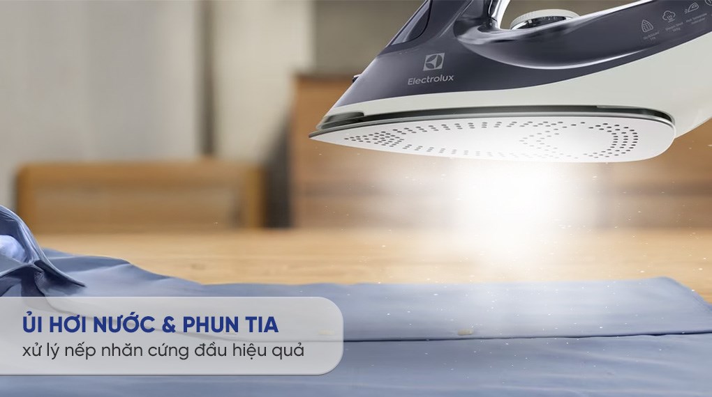 Bàn ủi hơi nước Electrolux E6SI3-61NW 2400W