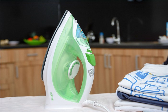 Bàn là hơi nước Philips GC1020 Màu Xanh ngọc