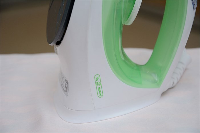 Bàn là hơi nước Philips GC1020 Màu Xanh ngọc