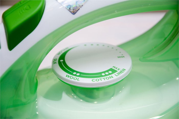 Bàn là hơi nước Philips GC1020 Màu Xanh ngọc