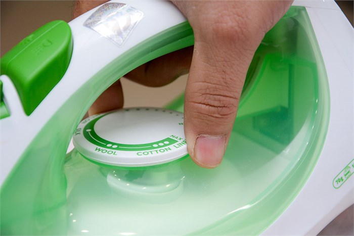 Bàn là hơi nước Philips GC1020 Màu Xanh ngọc