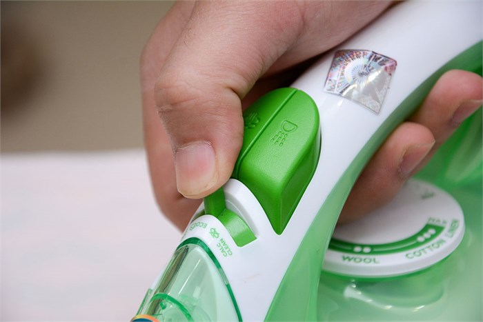 Bàn là hơi nước Philips GC1020 Màu Xanh ngọc