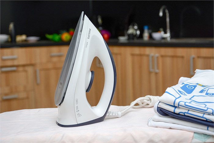 Bàn ủi khô Philips GC160 1200W Màu Trắng - Tím