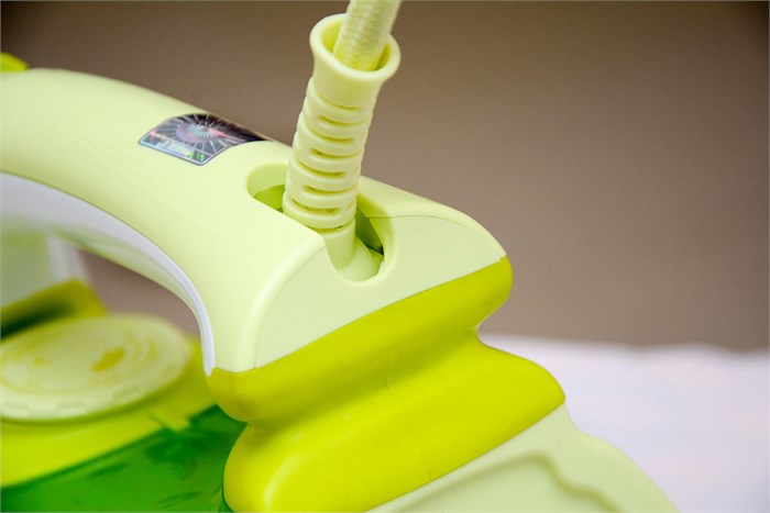 Bàn là hơi nước Philips GC3720 Màu Xanh lá