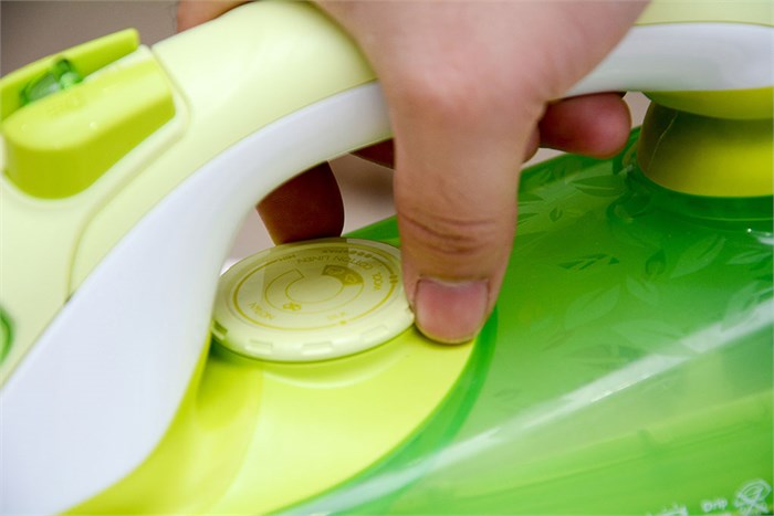 Bàn là hơi nước Philips GC3720 Màu Xanh lá