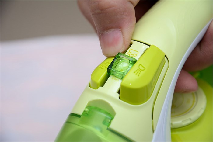 Bàn là hơi nước Philips GC3720 Màu Xanh lá