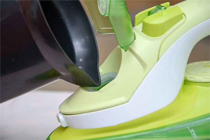 Bàn là hơi nước Philips GC3720 Màu Xanh lá