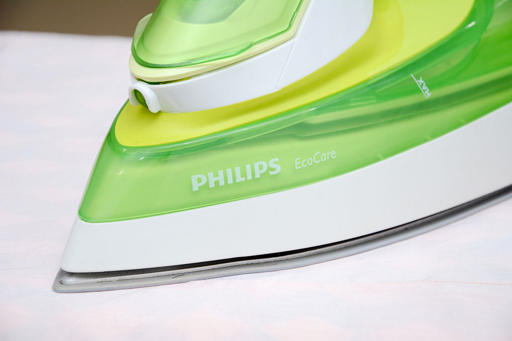 Bàn ủi hơi nước Philips GC3720 Màu Xanh lá