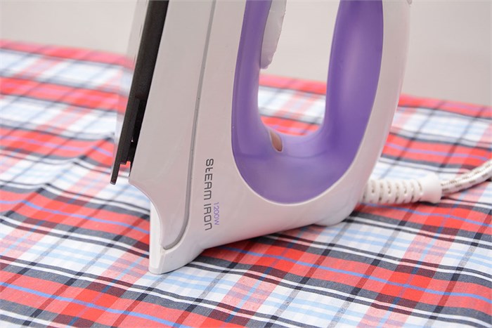 Bàn ủi hơi nước Sanyo A-S178 Màu Trắng - Tím