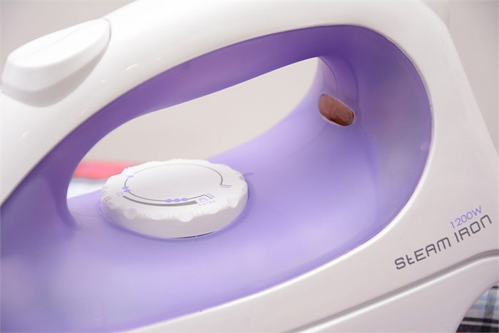 Bàn ủi hơi nước Sanyo A-S178 Màu Trắng - Tím