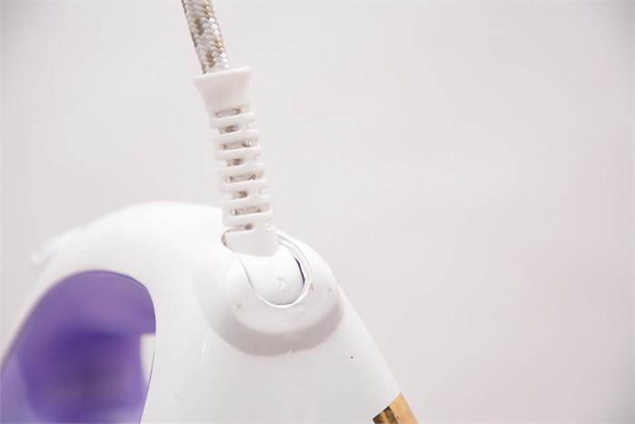 Bàn ủi hơi nước Sanyo A-S178 Màu Trắng - Tím