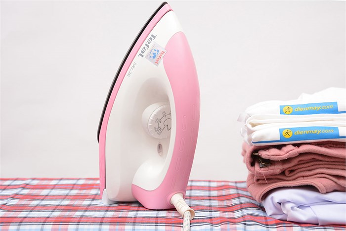 Bàn ủi khô Tefal FS2520
