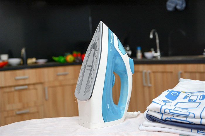 Bàn là hơi nước Philips GC2910 Màu Trắng - Xanh