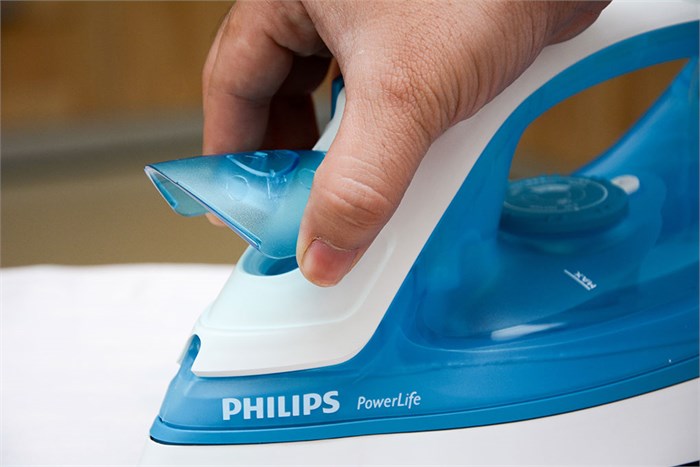 Bàn là hơi nước Philips GC2910 Màu Trắng - Xanh