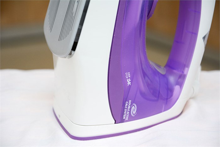 Bàn ủi hơi nước Philips GC2930 Màu Trắng - Tím