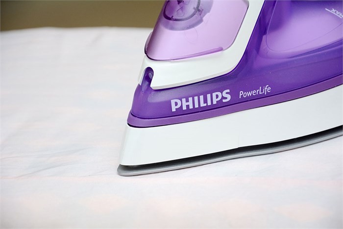 Bàn ủi hơi nước Philips GC2930 Màu Trắng - Tím