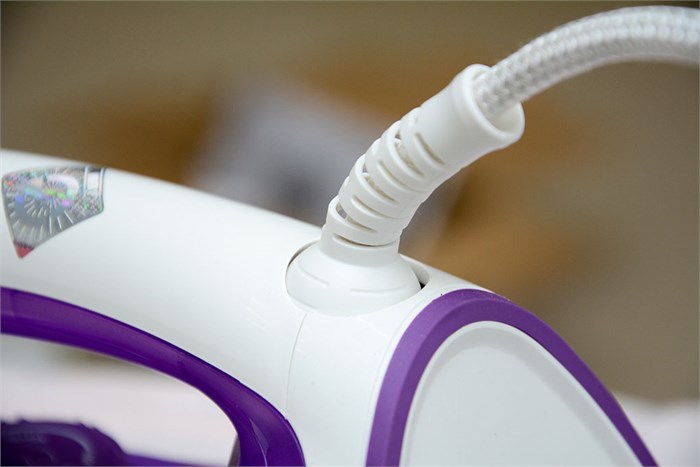 Bàn ủi hơi nước Philips GC2930 Màu Trắng - Tím