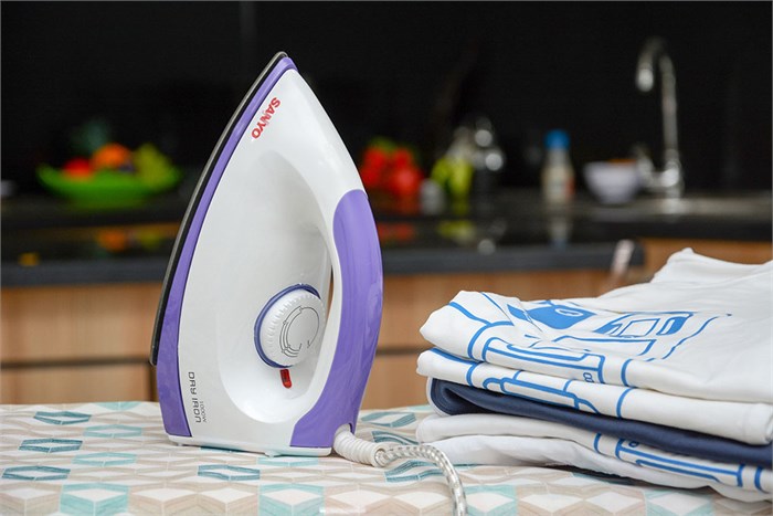 Bàn ủi khô Sanyo A-D1282 Màu Trắng - Tím
